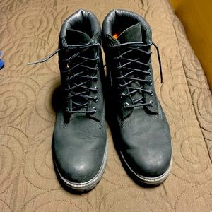 Men’s black timberland boots, size 9